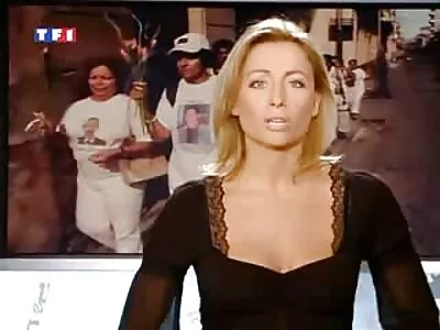 Русото sex porno klipove момиче е със секси бельо и се загрява