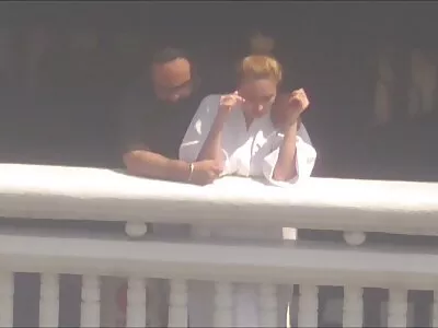 Червенокосата богиня се ограбва bezplatno porno klipove вагинално и свършва трудно с радост