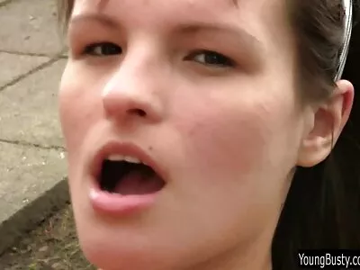 Великолепна блондинка тийнейджърка се съблазнява и porno klipove bg чука