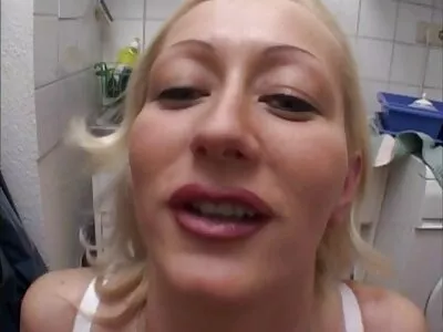 Сладкото японско маце се радва на игра и орален seks i porno klipove секс
