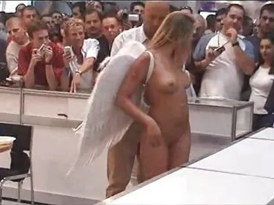 Нежните дупки на женски и пениси принадлежат заедно porno video klipove в четворка