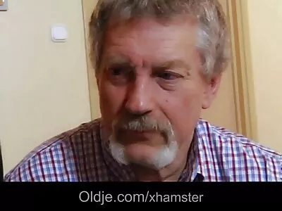 Приятели чукат porno klipove anal разпуснати мацки, които срещнаха на най -големия музикален фестивал