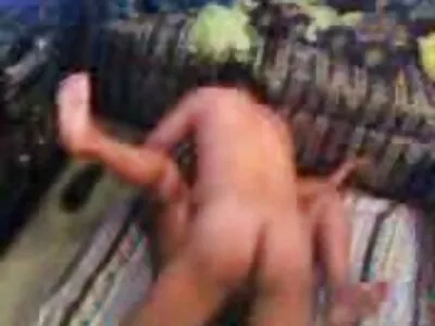 Порнозвезда подарява на вагината мъж, че се заблуждава с вибратор porno video klipove