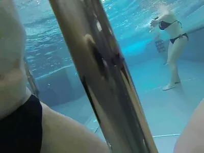 Грудастата милфа Райън Кийли е прецакана от надарен porno video klipove пич Стърлинг Купър