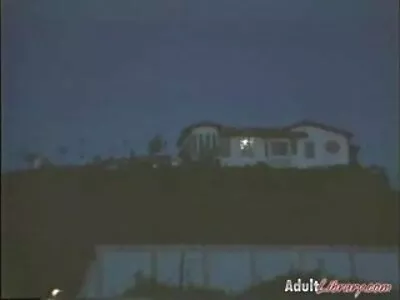 Тъмнокосата гръдна порнозвезда Мадисън Роуз е прецакана с плячка sex i porno klipove