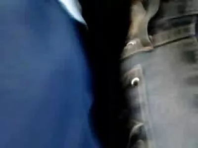 Закръглената мацетка измъчва краката на покорна крива Лондон Ривър porno klipove xxl