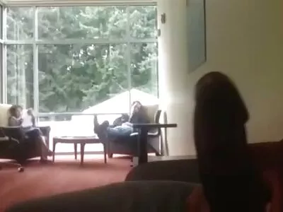 Масажистът умело събужда желанието на блондинката да porno video klipove прави секс с него